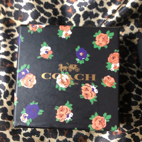 Coach Floral Bracelet - Picture 5 of 13